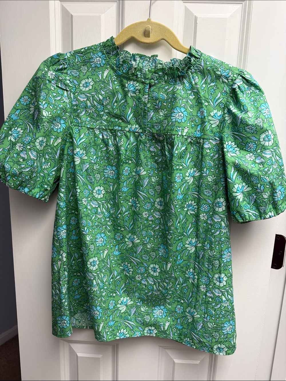 J. Crew Green Floral Ruffled Neck Short-Sleeve Blouse, XS